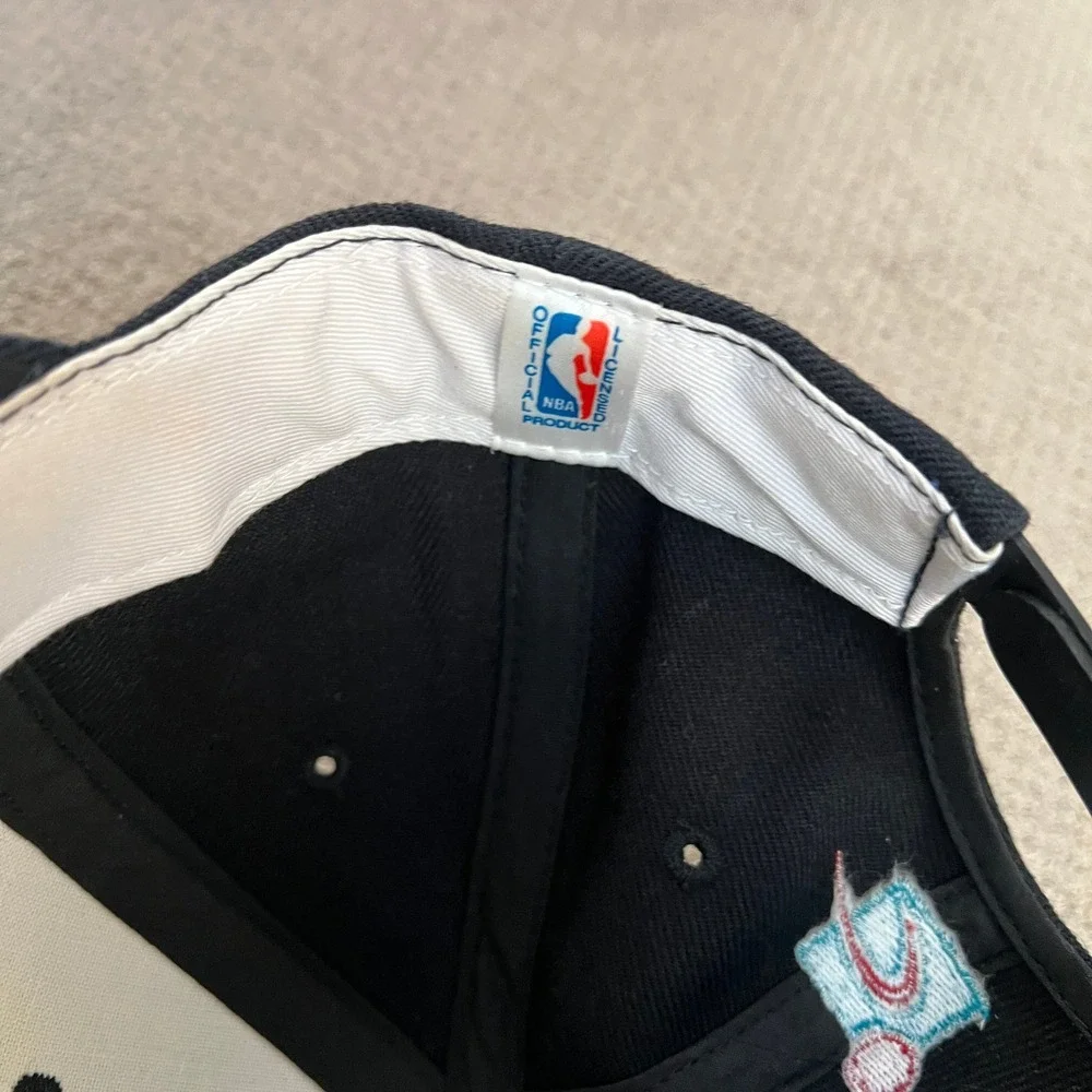 Vintage 1990s Detroit Pistons Sports Specialties‎ script Snapback Hat Black Teal